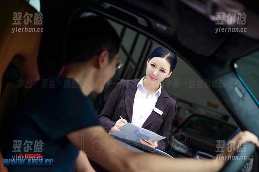 拿出“爱丝”的图册，感受一下这热血赛道中那一丝丝隐秘的情愫