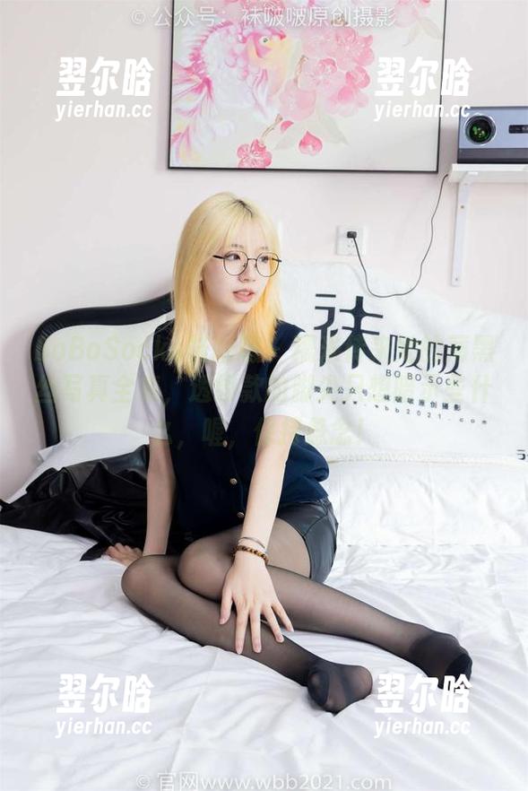 BoBoSocks袜啵啵 - 糯米传来她的薄黑丝写真全集，透明款的脚尖只想暗示些什么，喔，保持悬念！