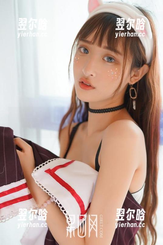 GIRLT果团网-松果儿 GIRLT果团网 - 松果儿户外大逆袭,图库里上演了一场别开生面的写真秀!