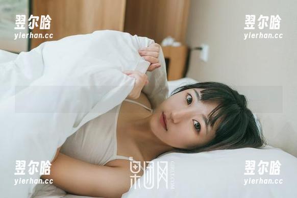 GIRLT果团网-裴希西 GIRLT果团网 - 被裴希西的牛仔裤美图电到!想说却又懒得说