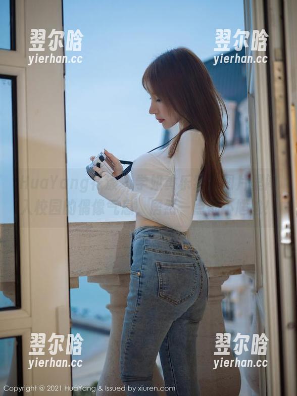 HuaYang花漾-黄乐然 HuaYang花漾 - 学姐黄乐然:图片里闯入校园的偶像气息,居然一点都不尴尬!