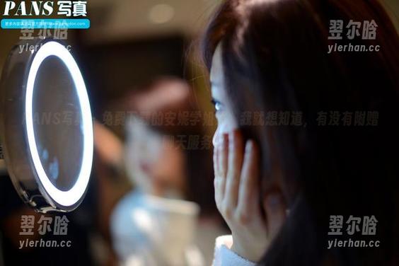 PANS写真 - 免费下载的安妮学姐照，我就想知道，有没有附赠聊天服务呢？