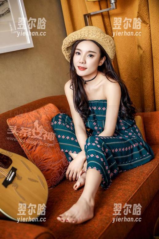 TouTiao头条女神-李温柔 TouTiao头条女神 - 万圣节的奸计:李温柔图包助你在鬼影下成为焦点!