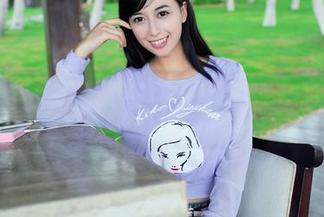 TuiGirl推女郎 – 想破脑袋也编不出眼镜的秀丽，感谢Yu佳妮的免费资源提供！