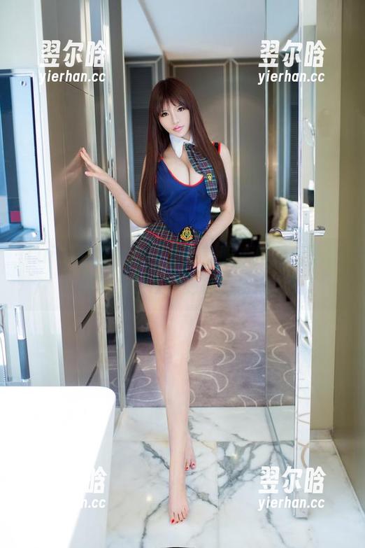 TuiGirl推女郎-何奕恋 TuiGirl推女郎 - 穿上制服,摆脱无圣光,何奕恋的写真到底有何魔力?