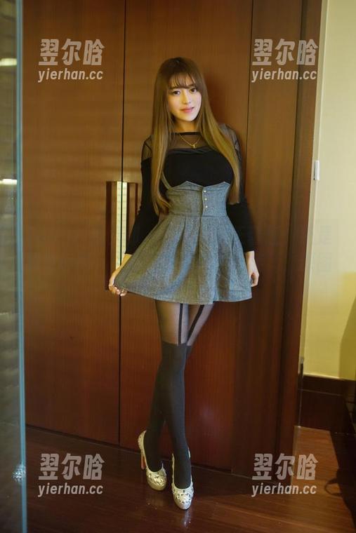 TuiGirl推女郎 - 作品里的王馨瑶：还是那句标配，“穿上旗袍就像开挂”，原图可见证。