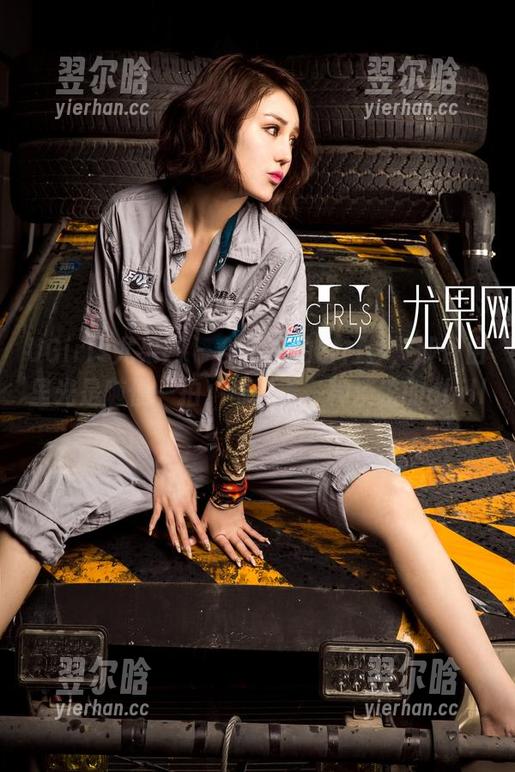 UGirls尤果网-涉谷由里 UGirls尤果网 - 合集里的白衬衫,涉谷由里光是随便一拍,都透着一种淡淡的chill。
