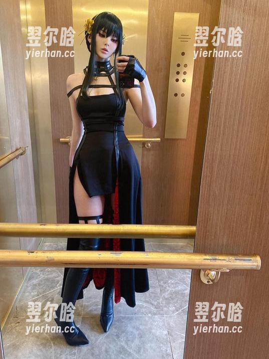 图库中的Vinnegal裸足，是隐藏的经典还是未来潮流？赶紧下载来试试！