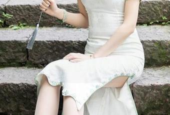 Xiuren秀人网 – 别眨眼！兔妹妹的高清棉袜图包，可能会让你心神不宁。