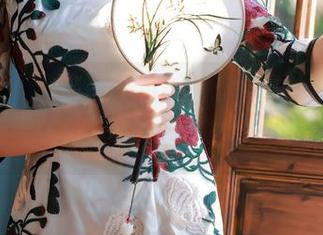 Xiuren秀人网 – 刘婷婷的私房写真，清纯得像个邻家女孩，图片简直要人命。