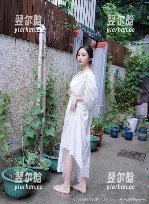 Xiuren秀人网 - 用黑丝记录刘婷婷，她的图库怎能不下载？