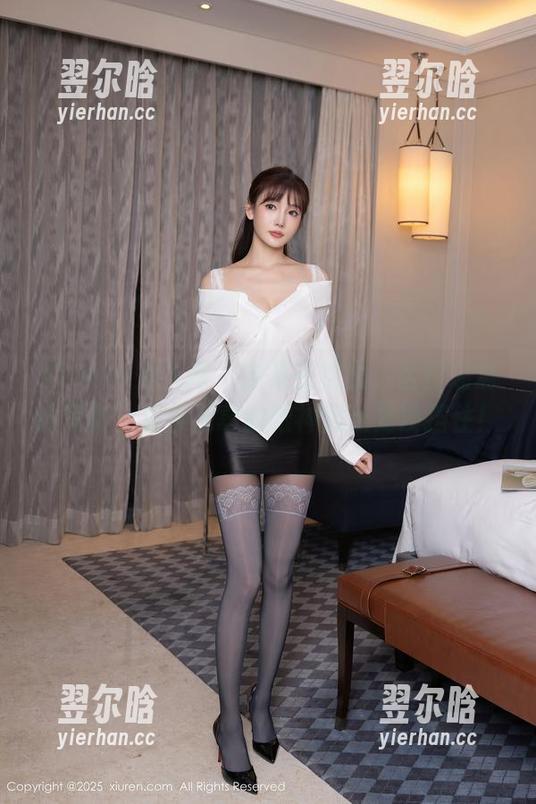 Xiuren秀人网 - 全集在这里，区静瑶清纯写真，那种无辜的眼神我还是没挡住！