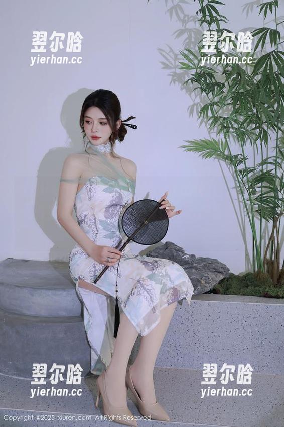Xiuren秀人网 - 安然anran的日常：动手做私房菜同时自拍，下载后别怪我让你流口水！