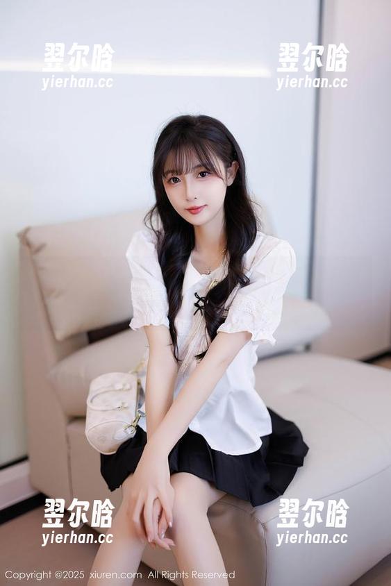 Xiuren秀人网-柚子178 Xiuren秀人网 - 套图中随风而舞的柚子178,分享红裙的畅快与惬意。