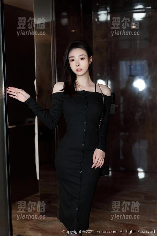 Xiuren秀人网-糯美子mini Xiuren秀人网 - 更新的万圣节,无论是装扮还是表情,糯美子mini都四溅着奇思妙想,原图必须收藏!