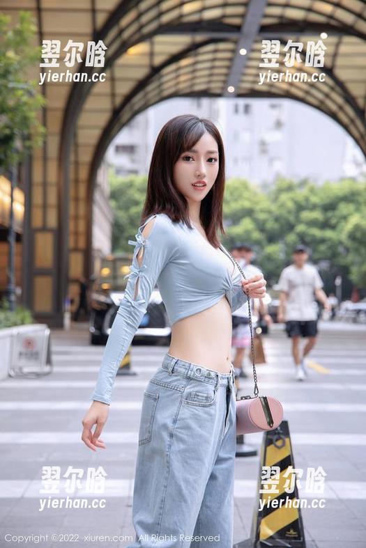 Xiuren秀人网-鱼尾fish Xiuren秀人网 - 鱼尾fish的高清泳装:水里畅快,岸上发光