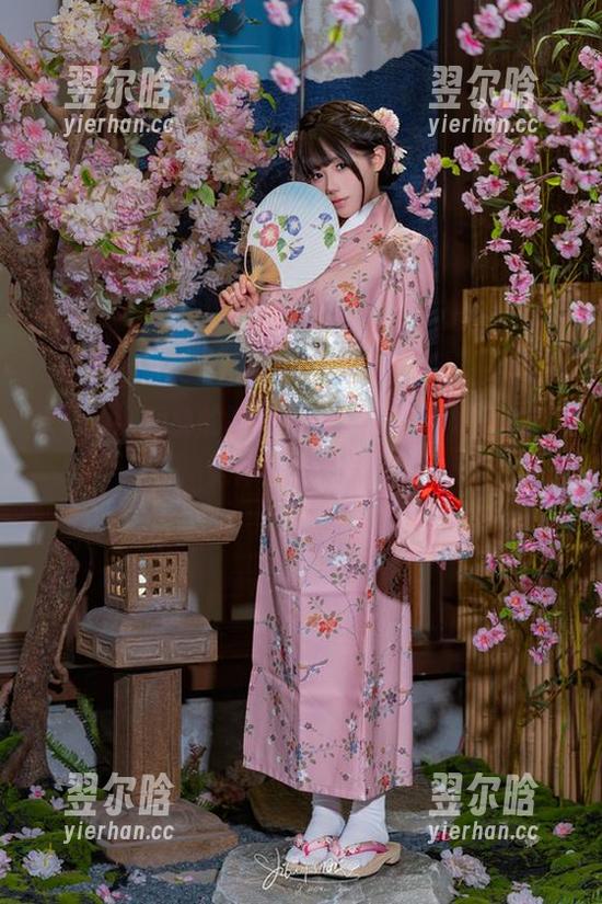 Yiko湿润兔 Yiko湿润兔的制服图库,分享点好玩的视觉体验,嘿嘿。