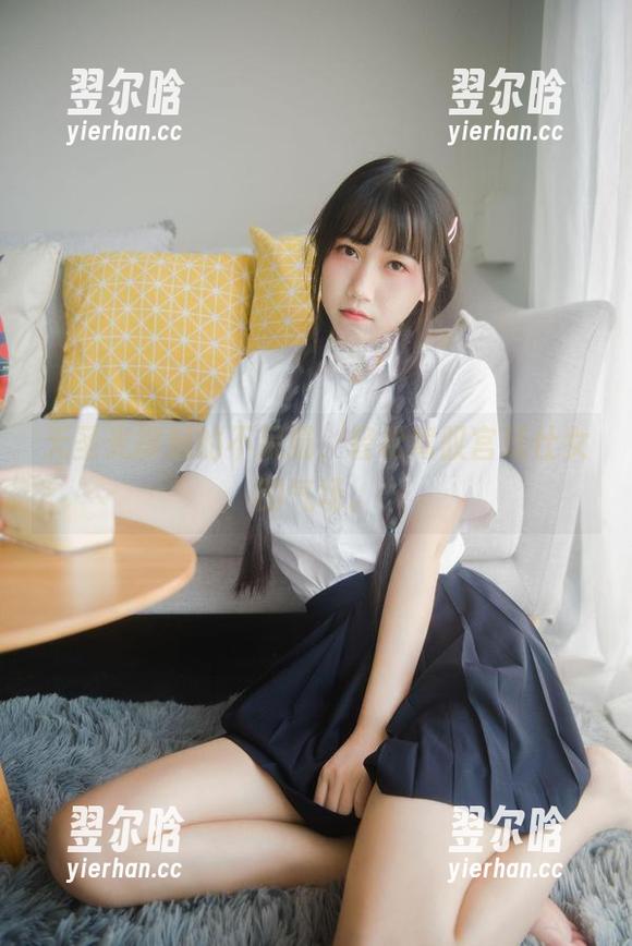 不呆猫 无圣光撑起的不呆猫,轻松驾驭宫廷仕女的气场。