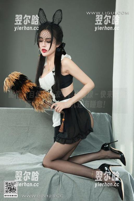 丽柜-怡萱 丽柜 - 自信!睡衣写真也能撩~快来听怡萱的分享,我这儿还有睡意!