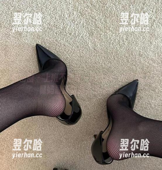 保守的二舅妈 微密圈 - 上班不是唯一的选择:保守的二舅妈最新制服资源来袭!
