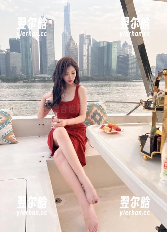 微密圈 – 要集合也要安心！周妍希的无水印圣诞合集等你来下载