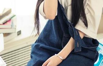 头条女神 – 油亮又有趣，周熙妍的写真更新要不要来看一看啊？