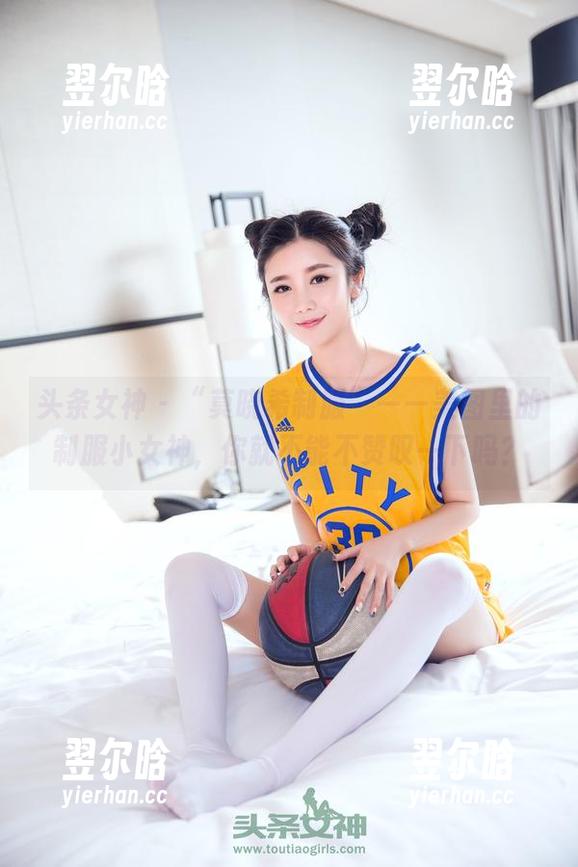 头条女神-莫晓希 头条女神 - “莫晓希制服”——美图里的制服小女神,你就不能不赞叹一下吗?