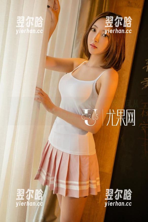 尤果网 - 谭晓彤的运动美图：跑步时风从我的指间掠过，照片为证！