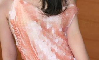 推女神 – 快来收割王语纯的泳衣作品资源，水面上精彩纷呈！