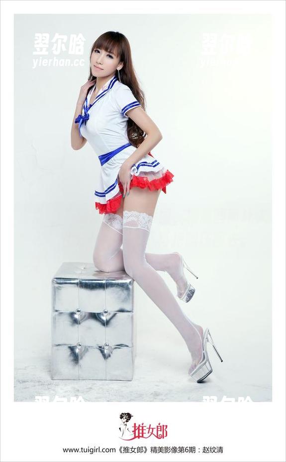 推女郎-连欣 推女郎 - 连欣的美腿原图,精选画面让人忍不住分神了,等下再把腿压回去。