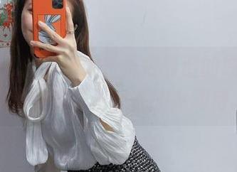 微密圈 – 分享杨大乐乐很靠谱的原图，用制服唤醒那些隐藏的小期待。