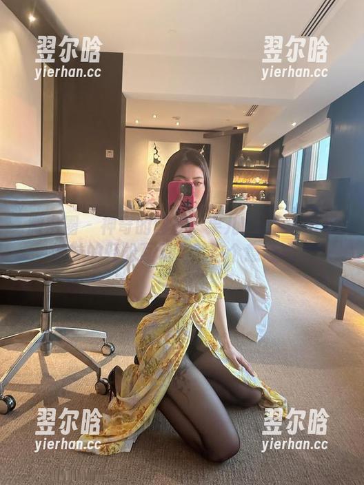微密圈 - 神奇的图库：果儿Victoria和学妹的轻松互动，就这个意思吗？