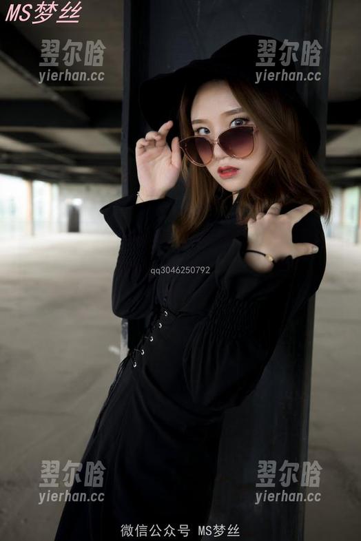 梦丝女神 - 聚焦苏柔的夏季美图，这种清新感像是刚喝完一杯果汁——唉，果汁完了。
