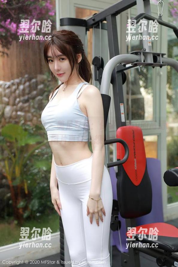 模范学院 - 美足专区：佟蔓baby的高清图片真让人想赞叹。