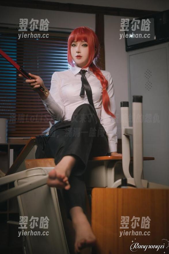 洛璃LoLiSAMA 洛璃LoLiSAMA又来了,碧蓝航线的怨仇套图,满满一脸问号啊!