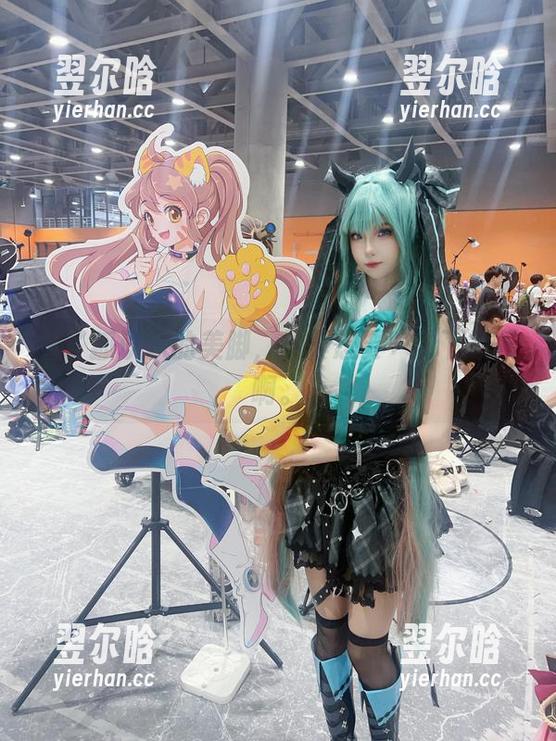 看了狐玖玖的美脚，是真想要一份下载权啊。