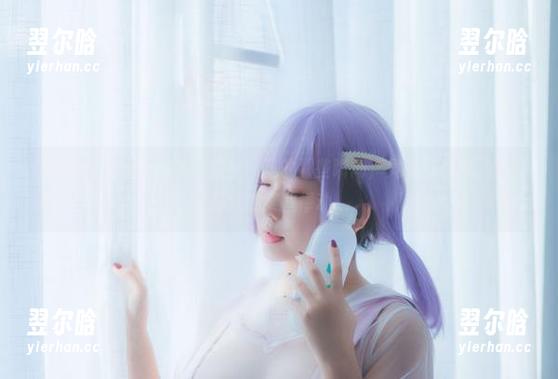 甜糖大魔王 “甜糖大魔王写真集:教室”里的那些瞬间,竟让我想起了学生时代的某些悸动...