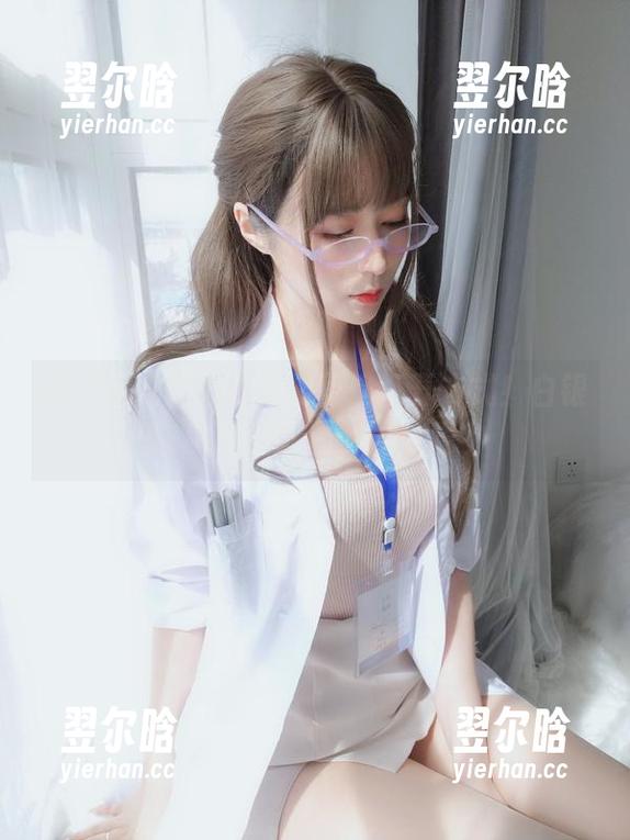 白银81 这才是红丝绒旗袍的正确打开方式!白银81的福利原图,等啥呢?