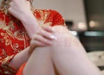 微密圈 – 白龙猫女的美图展示了一个空姐2.0的全新定义，黑丝长到令我打了个结。