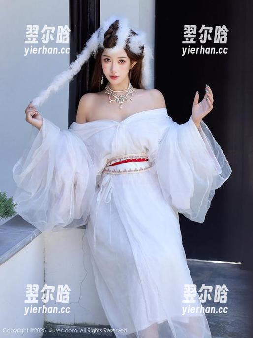 秀人网-凯竹姐姐 秀人网 - 凯竹姐姐的泳池写真,图集里藏着我的心思