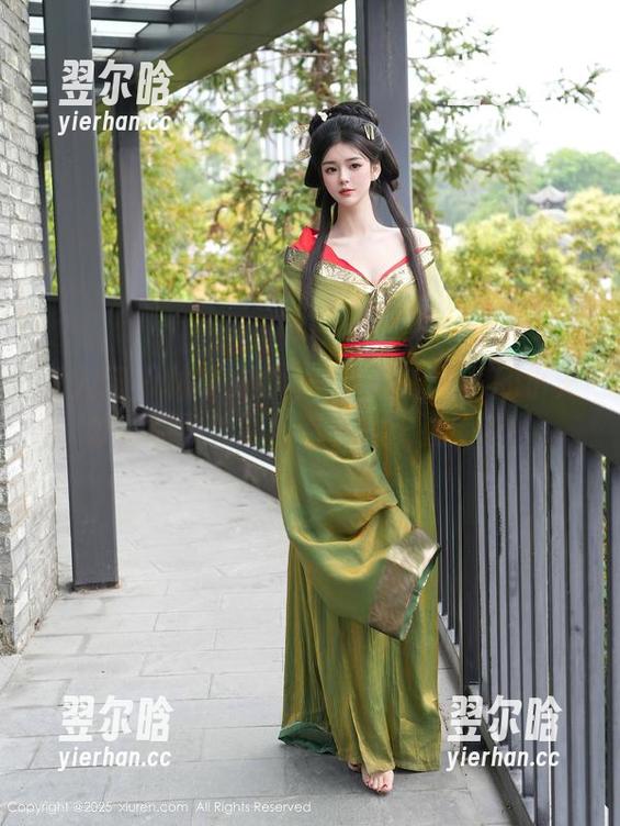 秀人网 - 林文文的裙子：连衣裙界的小天才，兼顾美丽与喜感的炉石传说！