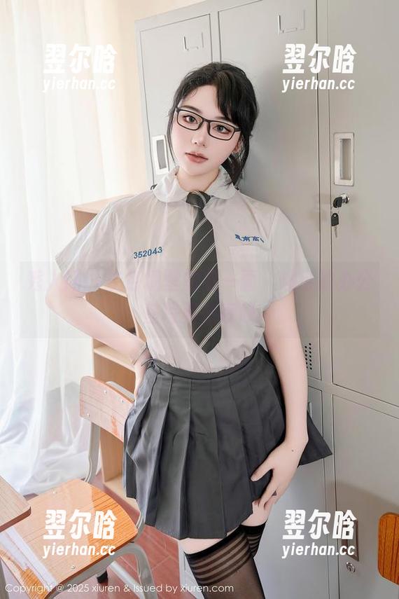 秀人网-灿宝 秀人网 - 灰色墙壁的另一面,灿宝的办公室写真在呼唤