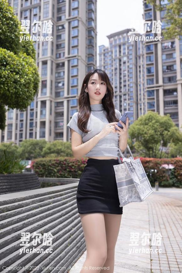 秀人网-王曼柔 秀人网 - 图片里的王曼柔,校园氛围这样无圣光,果然有种自由的味道!