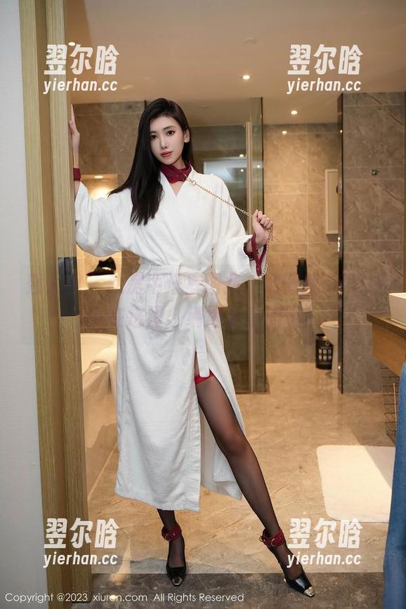 秀人网-陆萱萱cecillia 秀人网 - 私房牛仔裤图集,陆萱萱cecillia在这里,绷得紧紧的呀!