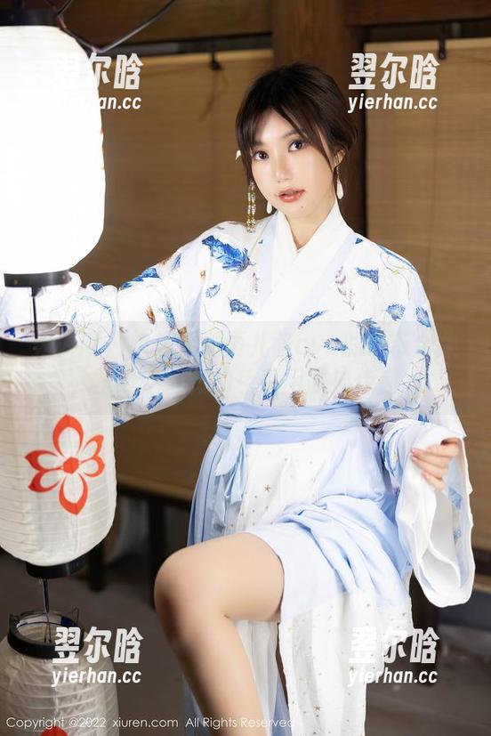 秀人网-雨儿酱eve 秀人网 - 快来看看雨儿酱eve的吊带合集,壁纸中隐藏的色彩用眼神传递。