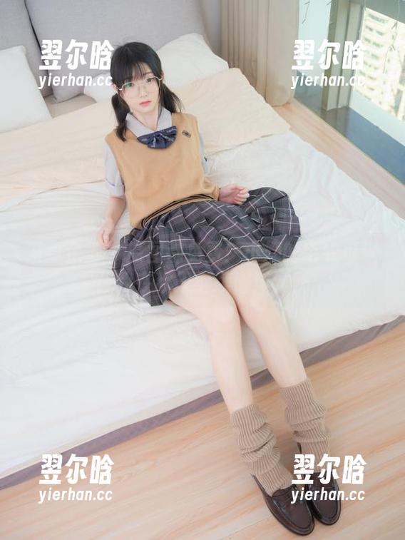 紧急企划-小婕 紧急企划 - 原图都免费!小婕的毛衣可以让我在秋天继续懒洋洋。