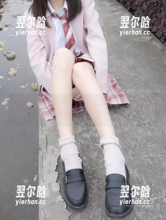 紧急企划-小恩 紧急企划 - 点开小恩泳衣原图,分享给你们,她怎么穿都是个谜。