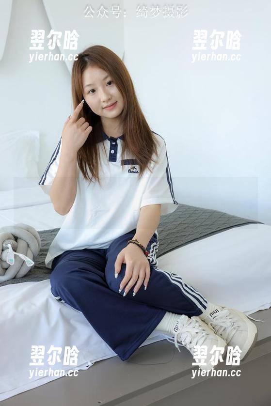 绮梦摄影-章章 绮梦摄影 - 章章的JK套图,换个角度又是误入少女心的那种早春气息?