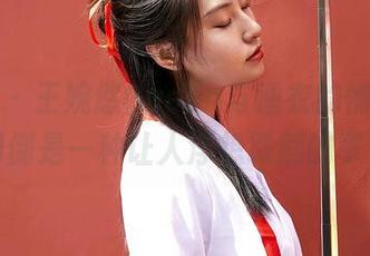 蜜桃社 – 王婉悠Queen与睡衣的悄悄话，图册倒是一种让人浮想联翩的享受。