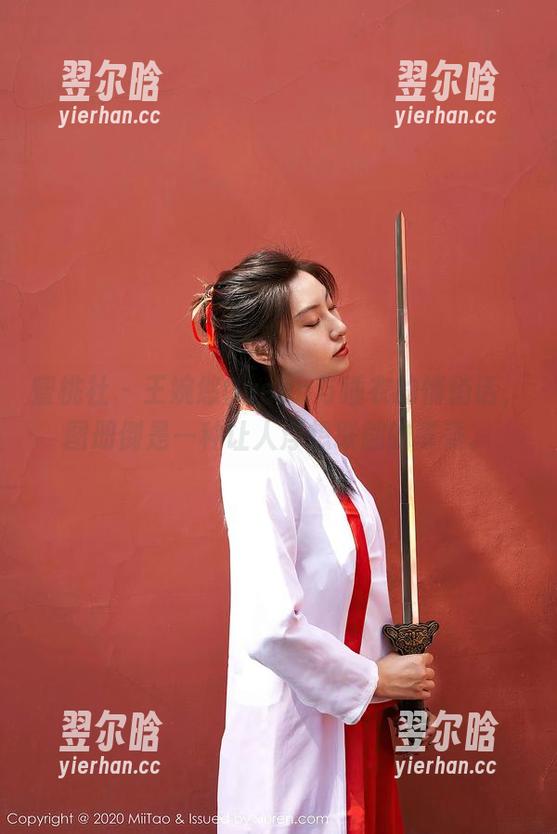 蜜桃社 - 王婉悠Queen与睡衣的悄悄话，图册倒是一种让人浮想联翩的享受。